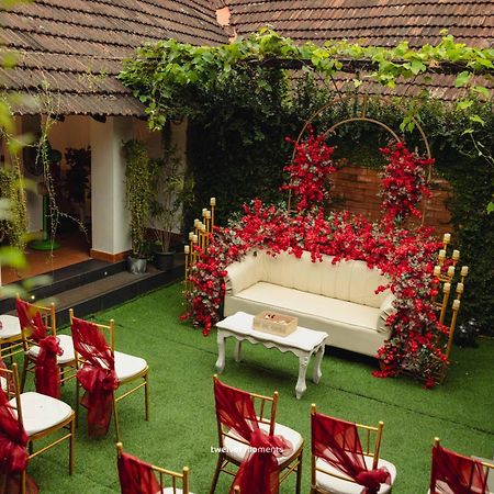 Kayyalas Courtyard Thrissur Luaran gambar