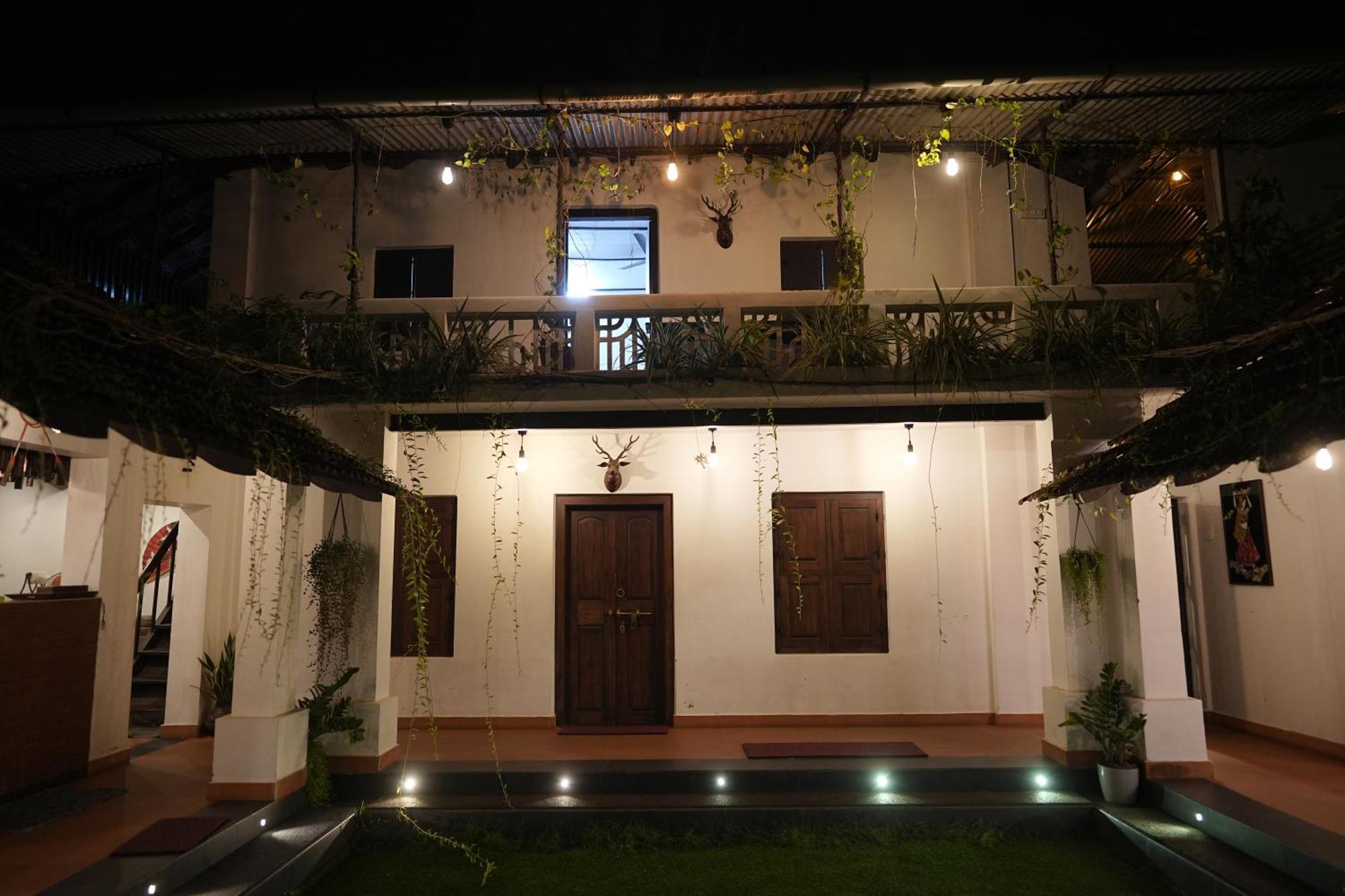 Kayyalas Courtyard Thrissur Luaran gambar