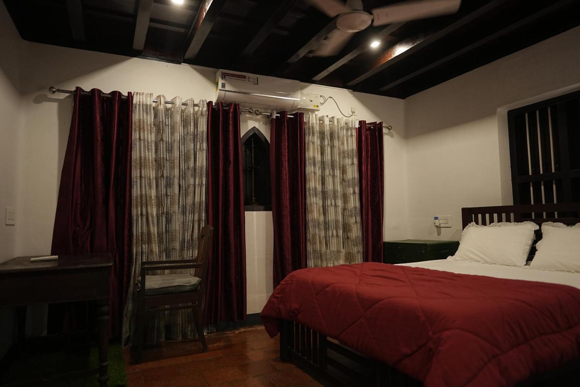 Kayyalas Courtyard Thrissur Luaran gambar