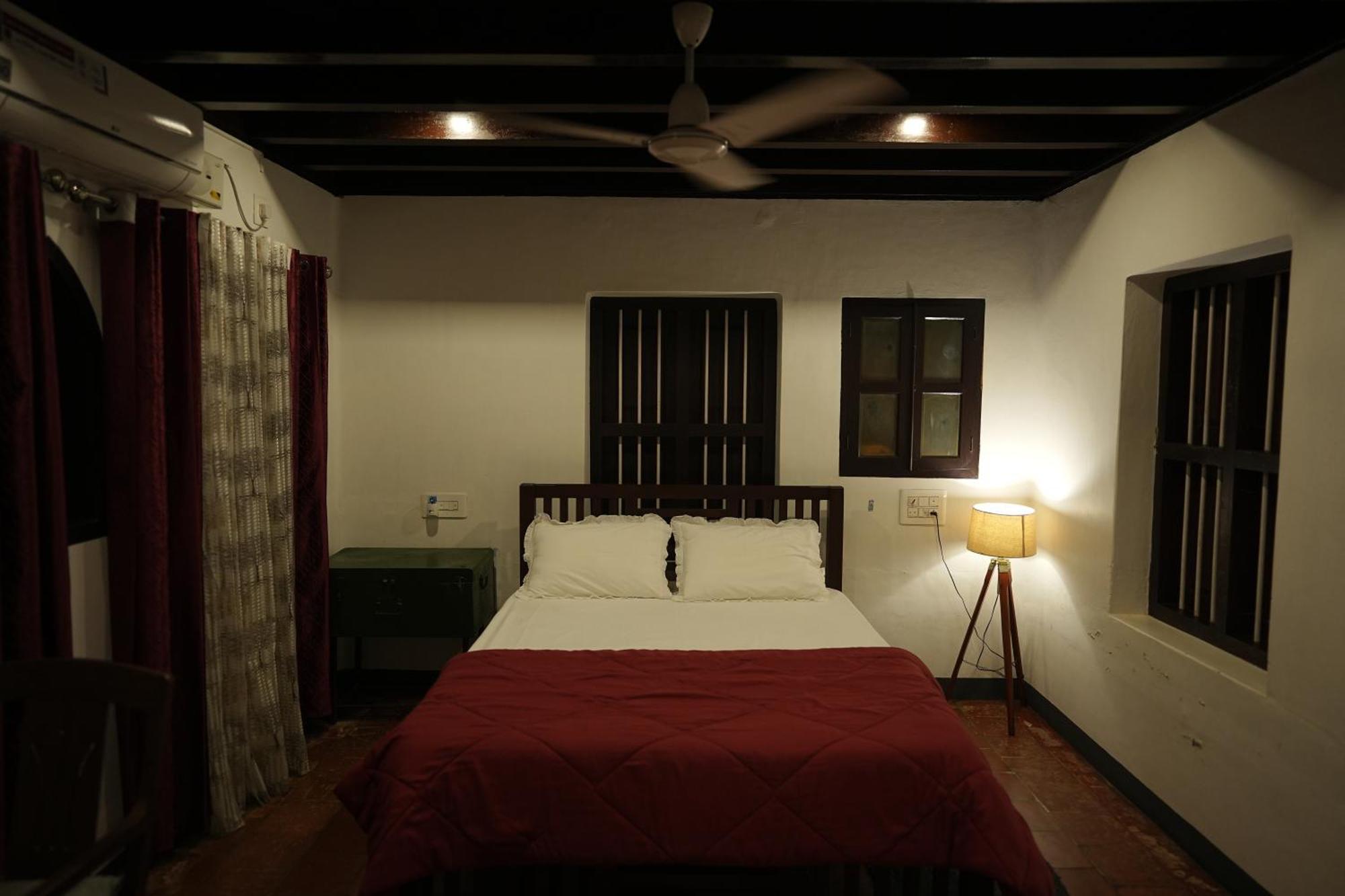 Kayyalas Courtyard Thrissur Luaran gambar